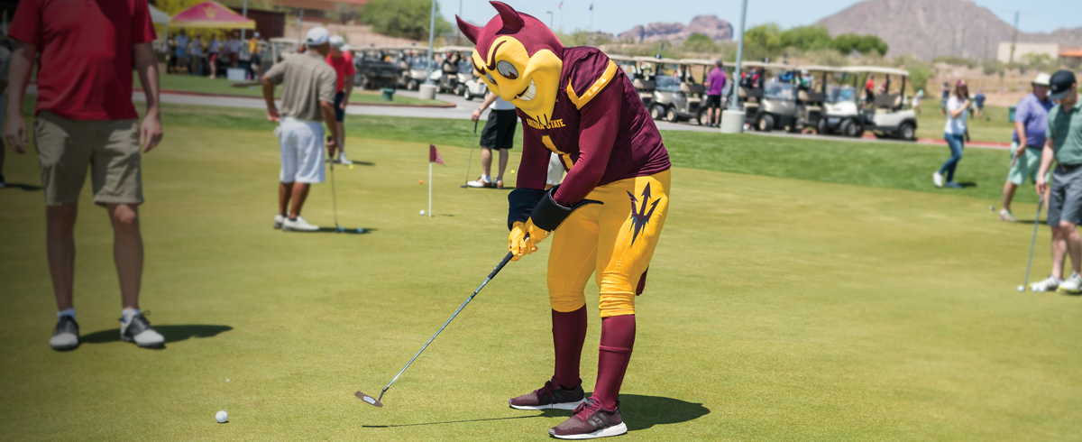 Sparky Golfing